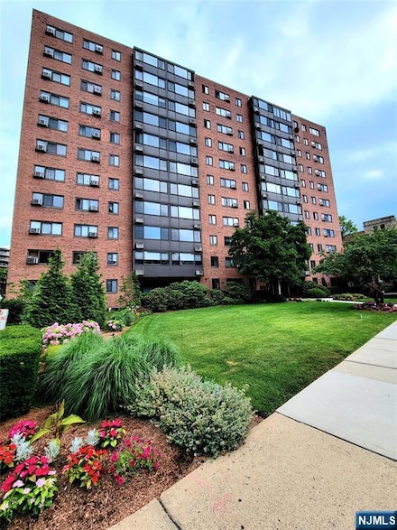 90 Prospect Ave Unit 11A, Hackensack, NJ 07601