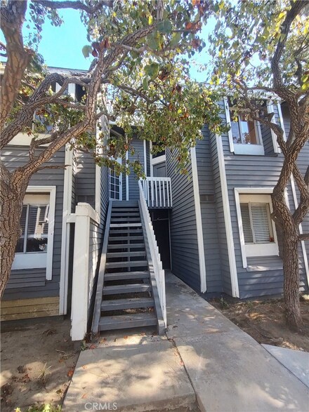 25539 Pine Creek Ln, Wilmington, CA 90744