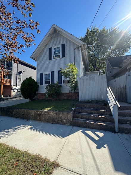 54 Lombard St, New Haven, CT 06513