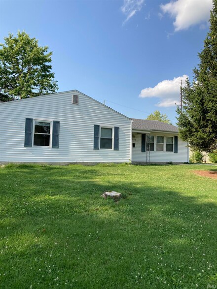 1604 W Royale Dr, Muncie, IN 47304