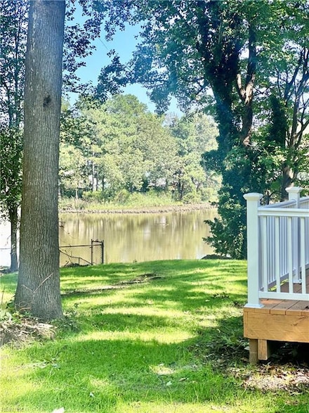 904 Loraine Cir, Newport News, VA 23608