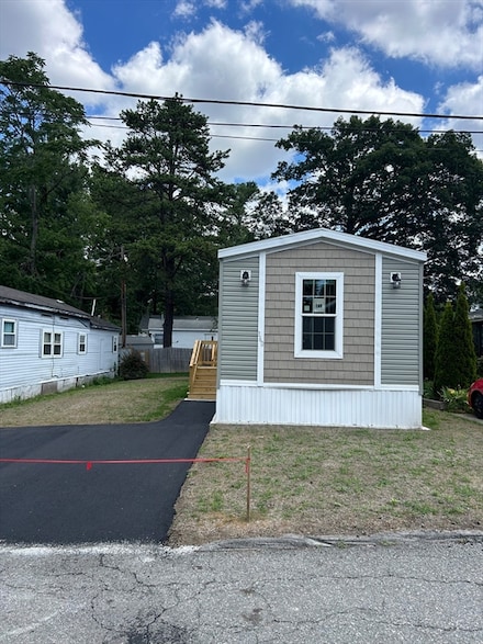 160 Booth St, Tewksbury, MA 01876