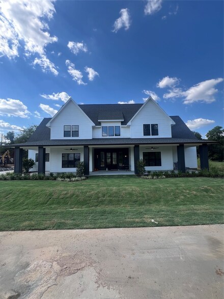 8702 Scrub Oak View Dr, Tomball, TX 77375