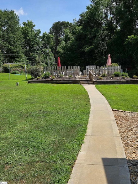 132 Mustang Cir, Simpsonville, SC 29681