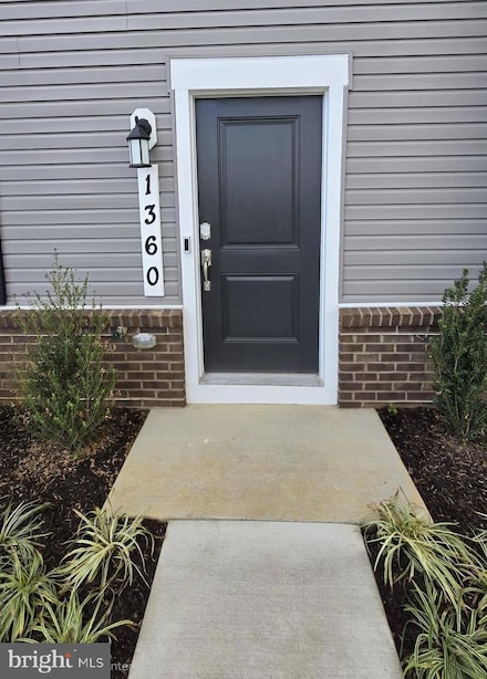 1360 Red Clover Ln, Ranson, WV 25438