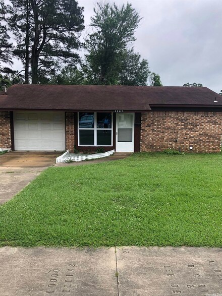 1207 W 7th St, Hope, AR 71801