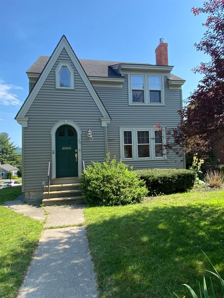 26 Howard Ave, Rutland, VT 05701