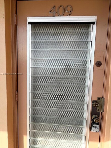 10101 Sunrise Lakes Blvd Unit 409, Sunrise, FL 33322