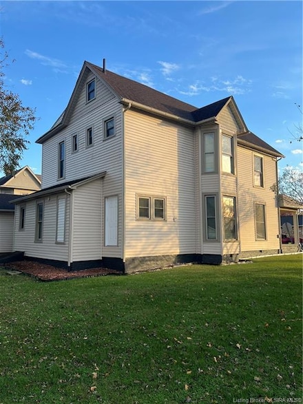 322 E Harrison St, Oakland City, IN 47660