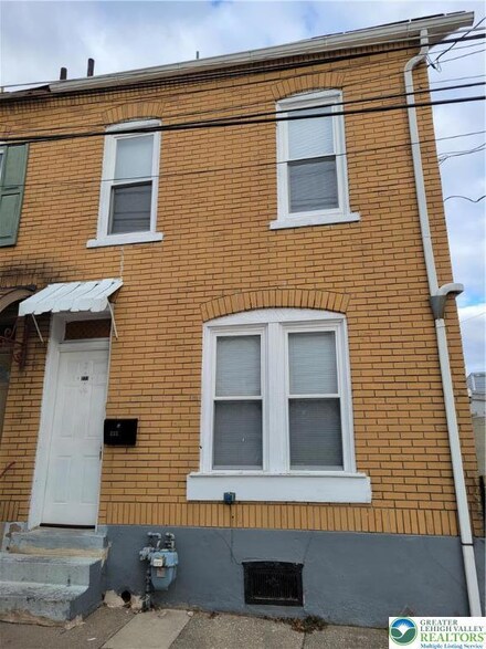 233 N Poplar St, Allentown, PA 18102