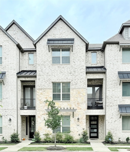 308 Ukiah St, Lewisville, TX 75056