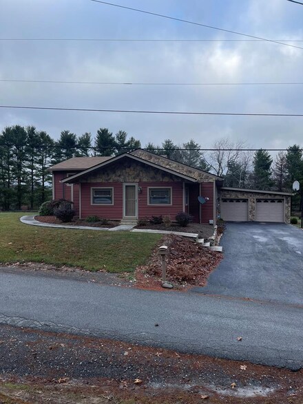 226 Knob Ridge Rd, Pipestem, WV 25979