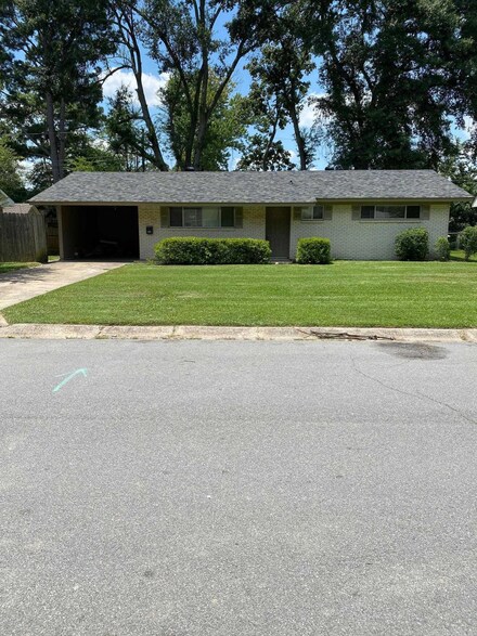 400 Deerbrook Rd, Little Rock, AR 72205