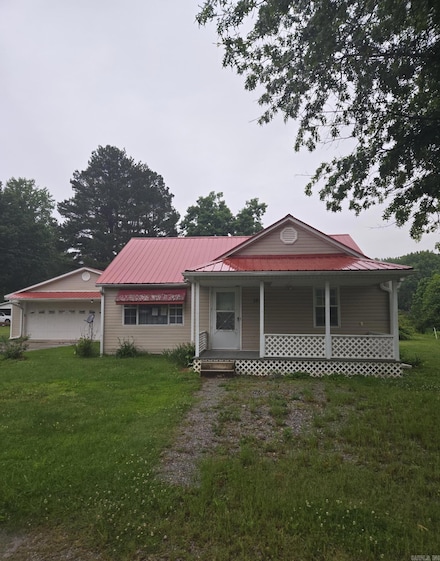 1851 W Clay St, Piggott, AR 72454