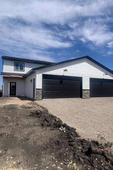 3108 Scotch Ln, Mankato, MN 56001