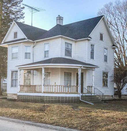 122 E Main St, Shell Rock, IA 50670