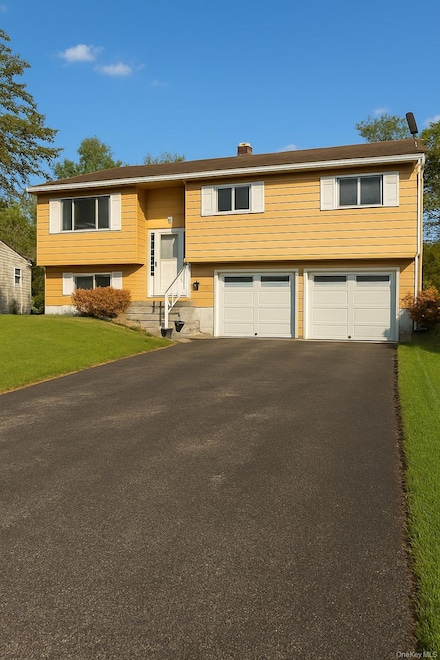 5 Cayuga Dr, Wappingers Falls, NY 12590