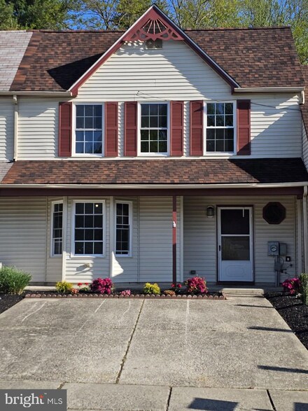 3 Summit Ct, Clementon, NJ 08021