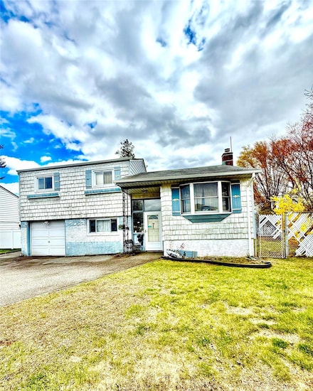 71 Jamaica Ave, Plainview, NY 11803