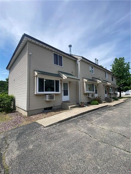 670 Union Ave Unit 8, Providence, RI 02909