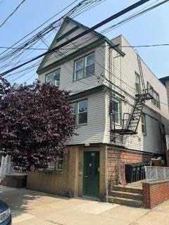 131 W 25th St, Bayonne, NJ 07002