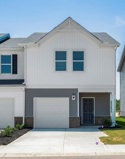 219 Cupid Ct, Greer, SC 29651