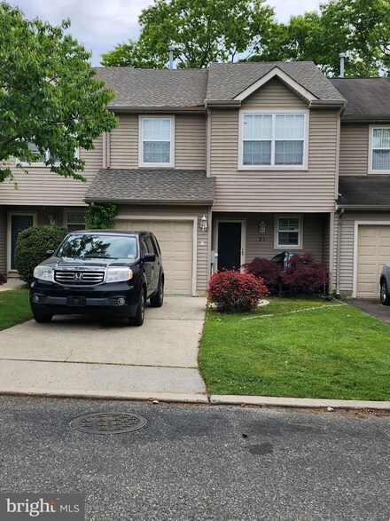 21 Schooner Ct, Little Egg Harbor Township, NJ 08087