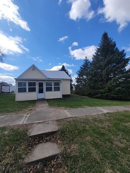 508 Cass St, Adair, IA 50002