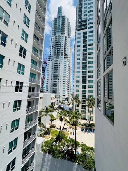 227 NE 2nd St Unit 1508, Miami, FL 33132