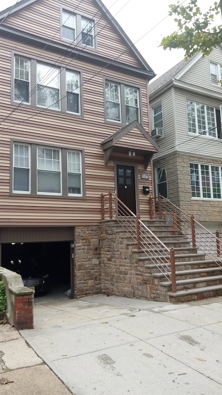 127 W 48th St, Bayonne, NJ 07002