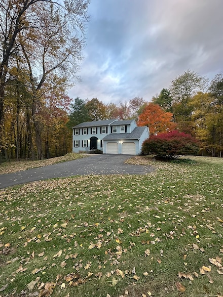2 Croydon Dr, Bloomfield, CT 06002