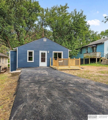 3317 N 39th St, Omaha, NE 68111