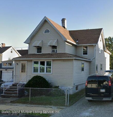 14 Heusden St, Staten Island, NY 10303