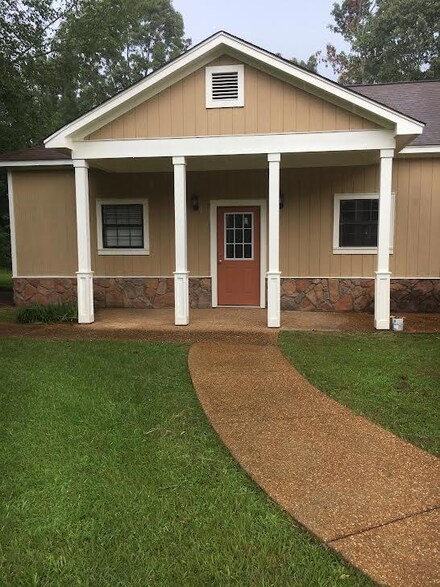 766 County Road 215, Abbeville, MS 38601