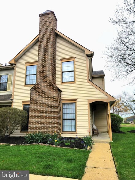 183 Crown Prince Dr, Marlton, NJ 08053