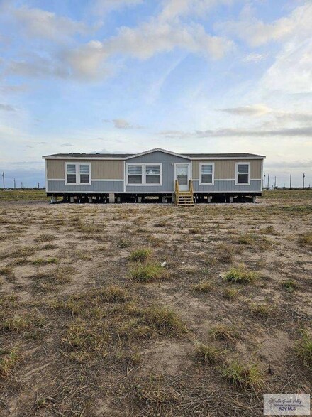 9435 Meadow Dr, Edcouch, TX 78538