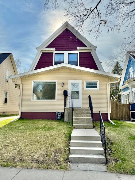 1932 N 9th St, Sheboygan, WI 53081