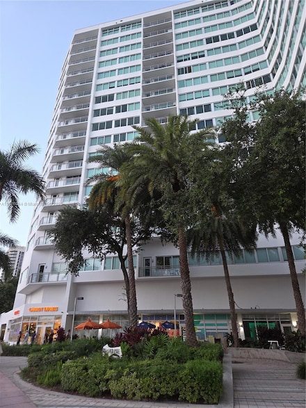 7135 Collins Ave Unit 424, Miami Beach, FL 33141