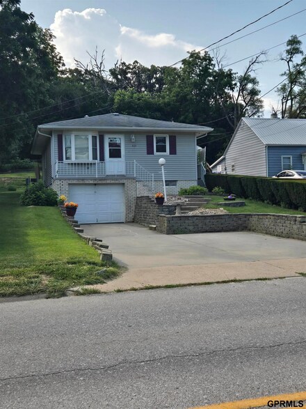 822 Chicago Ave, Plattsmouth, NE 68048