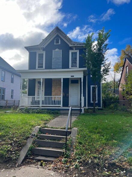 372 Aurora Ave, Saint Paul, MN 55103