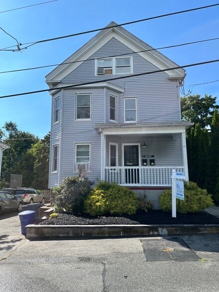 11 Doane Ave, Beverly, MA 01915
