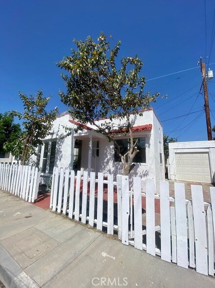 1523 E 16th St, Long Beach, CA 90813