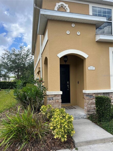 2020 Greenwood Valley Dr, Plant City, FL 33563