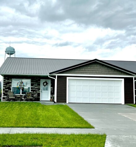 152 Towne Centre Dr, Urbana, IA 52345