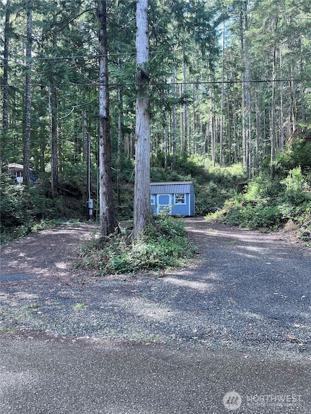 231 N Paradise Dr, Lilliwaup, WA 98555