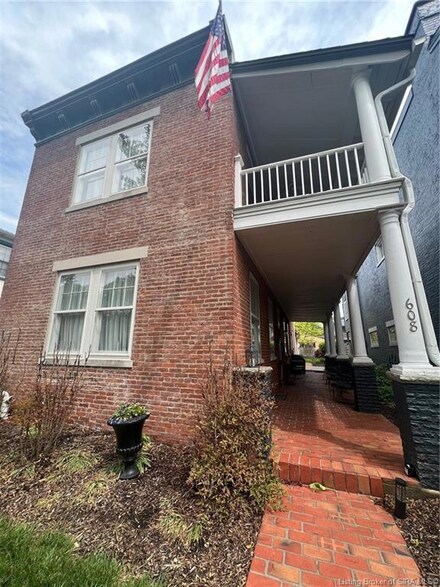 608 W 2nd St, Madison, IN 47250