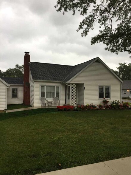 595 E Franklin St, Berne, IN 46711