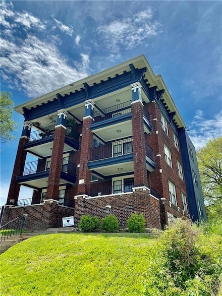 3112 Benton Blvd, Kansas City, MO 64128