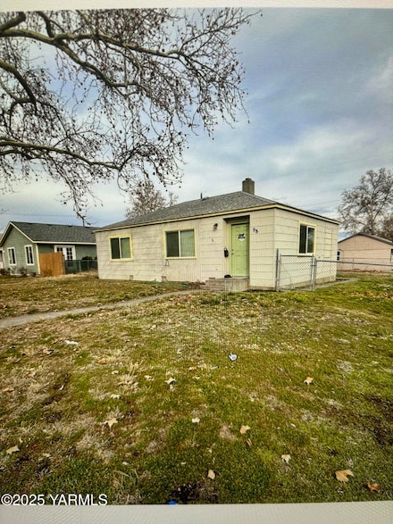 98 Cullum Ave, Richland, WA 99352