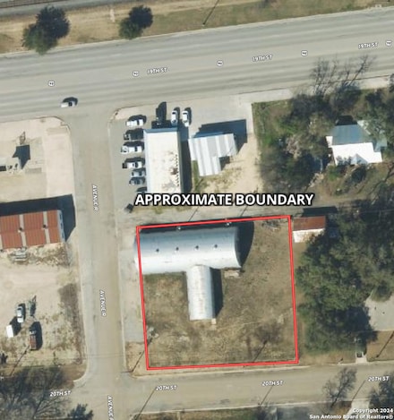 1905 Avenue R, Hondo, TX 78861